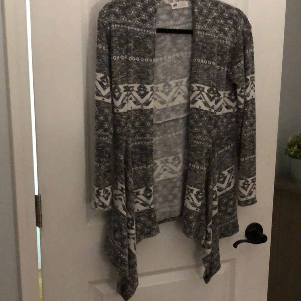 gray and white h&m cardigan